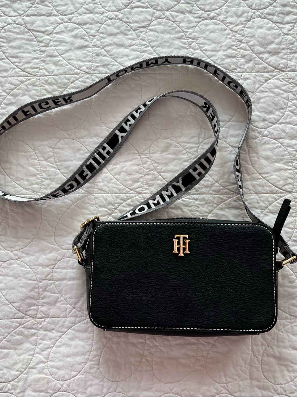 Tommy Hilfiger Navy Blue Gina  Crossbody Bag, Preppy Sporty Chic Streetwear